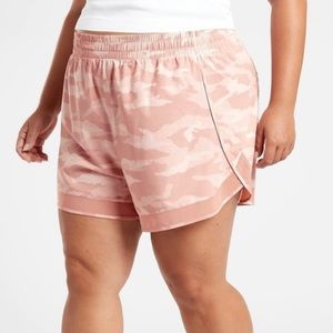 Athleta printed mesh racer run short 4’’ size 1X
